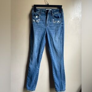 Abercrombie and Fitch embroidered flower skinny jeans size 2